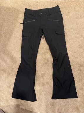Volcom Women’s Ski Pants. Low Rise. Sz Medium.